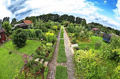Blick über die Gartenanlage Hörnle